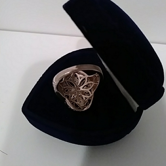 Classic Look - Picture 3 of 5